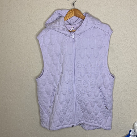 Free People FP Movement Dream Big Quilted Vest Huckleberry NWOT - Picture 2 of 9